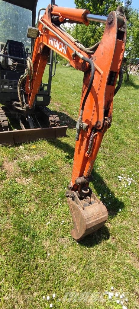 Hitachi ZX 18 1.8 TON ˘ RAZŠIRLJIV ° NAGIBNA ° Mini bageri < 7t